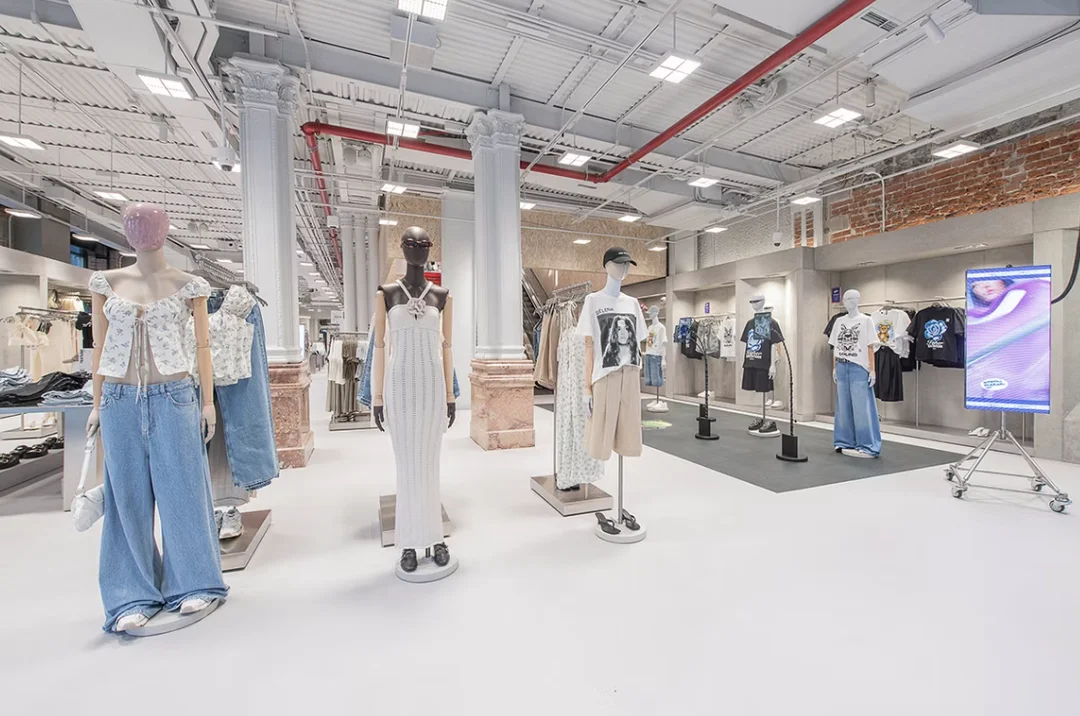 Tecnologia en tienda Bershka