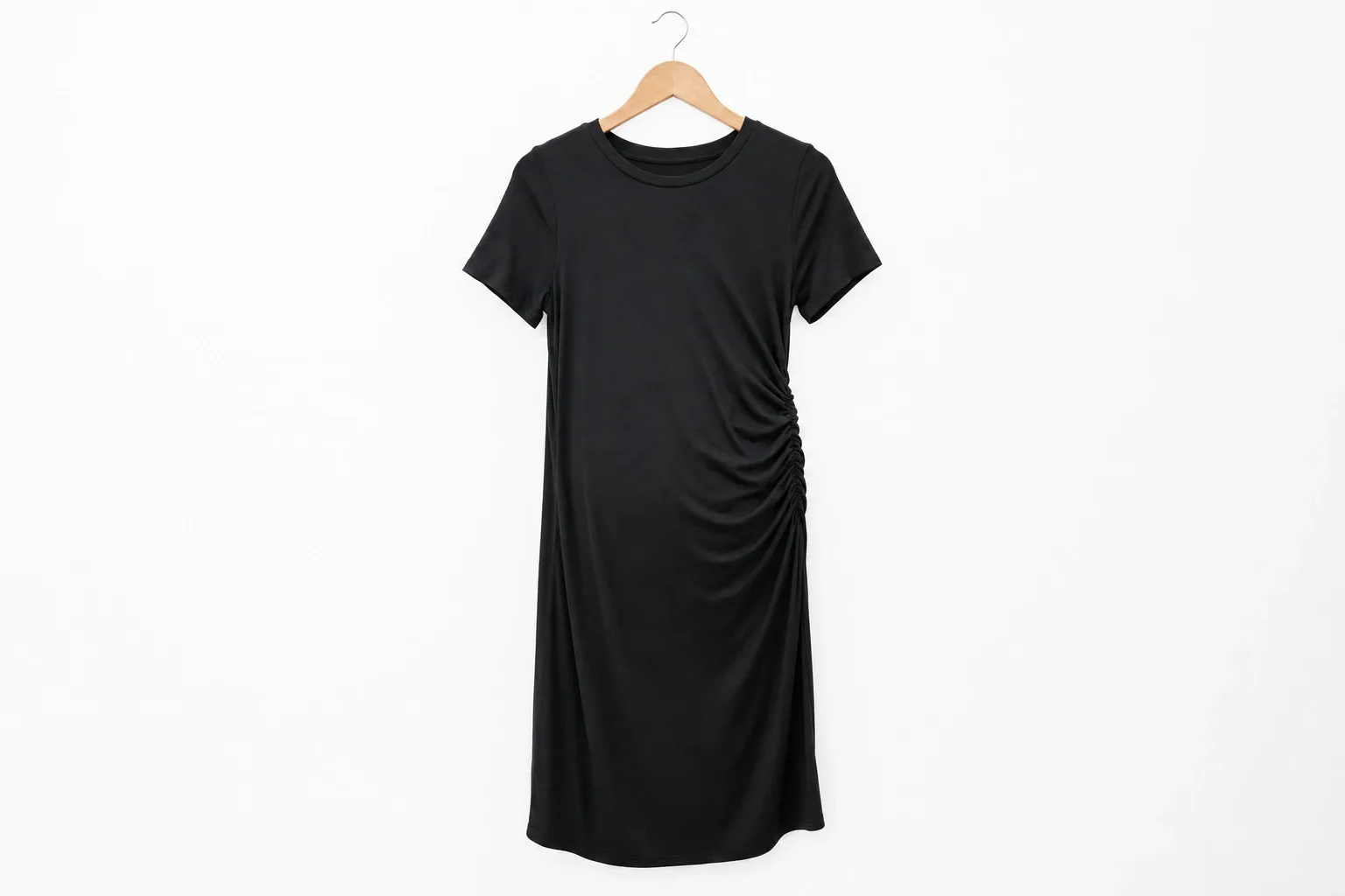 Pantalón de maternidad negro con panel alto que cubre toda la panza