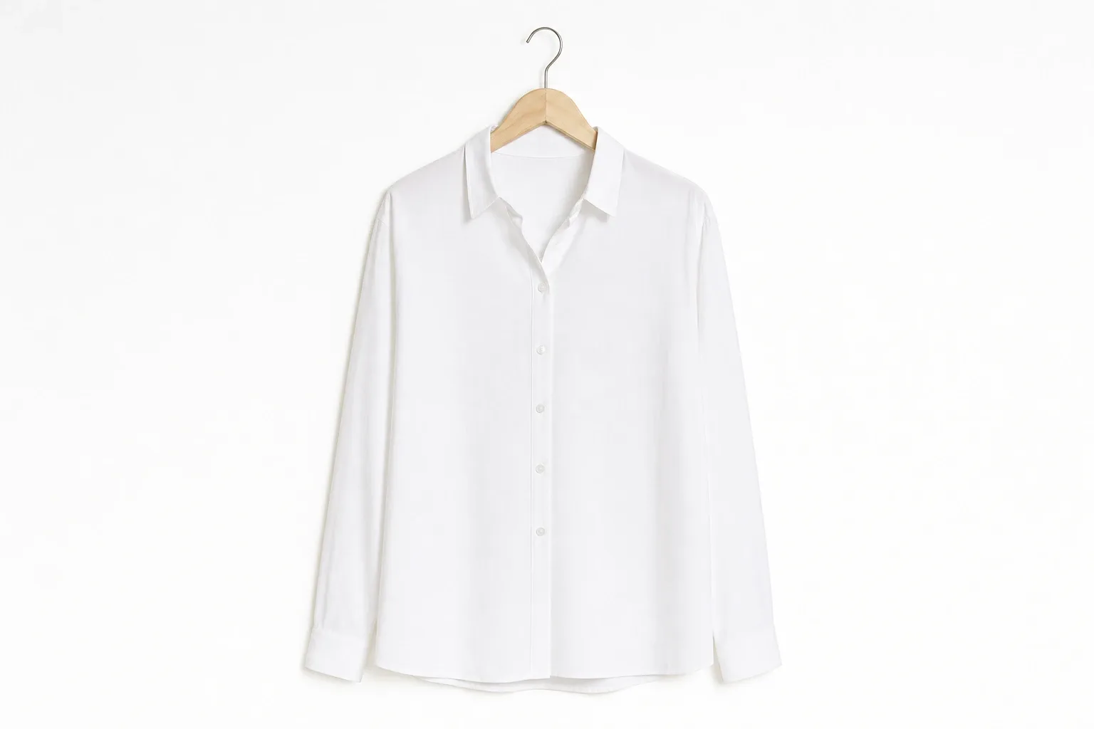 Blusa satinada de saldo de marca con su etiqueta original
